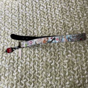 Relic brand holographic belt with blue pattern- size M